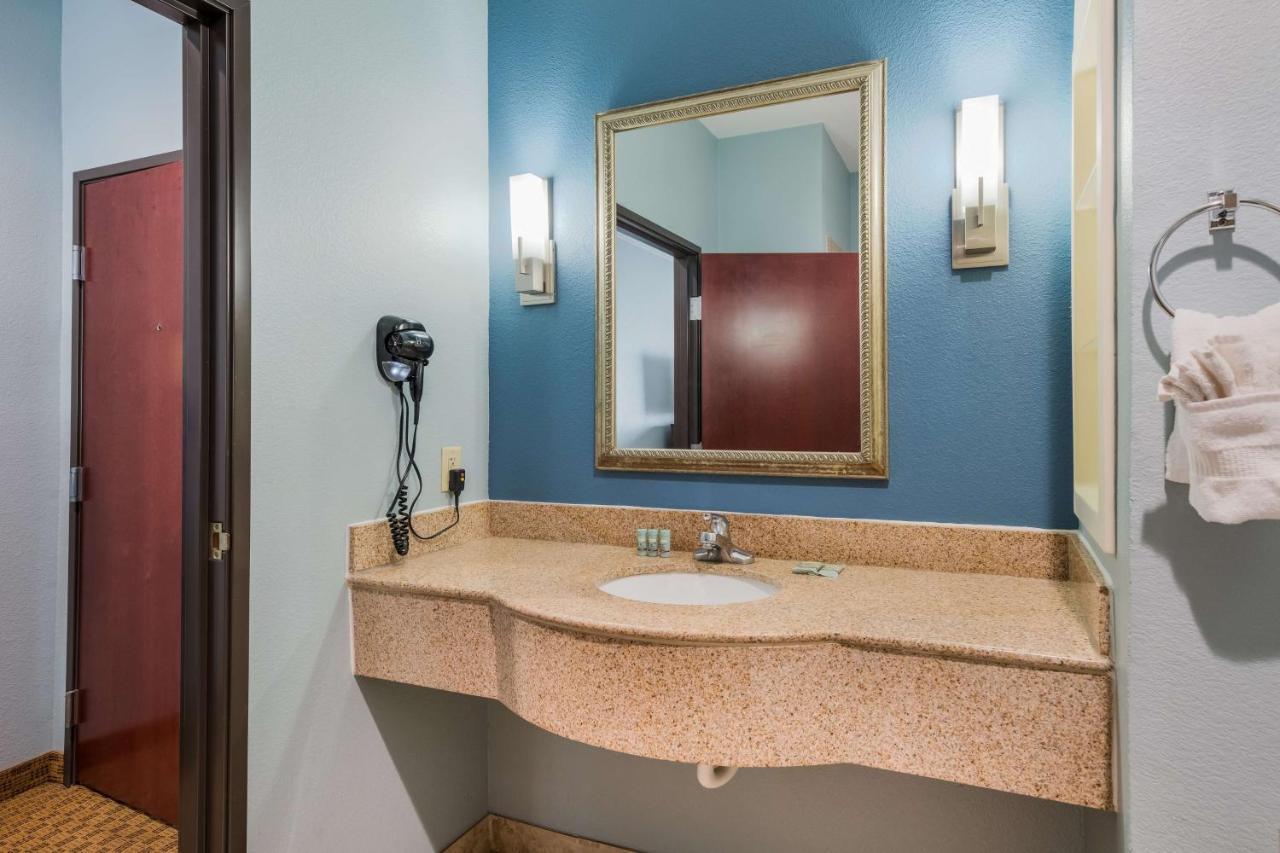 Best Western South Plains Inn & Suites Levelland Bagian luar foto